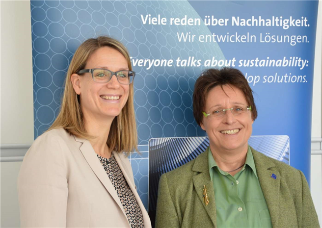 Judith Herzog-Kuballa und Assistentin Sabine Brose im Interview © VDMA e.V.
