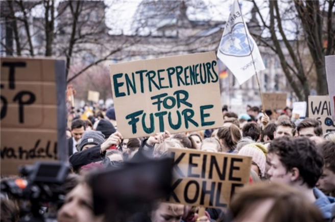Die DBU will die mittelständischen Unternehmen angesichts der Klimakrise zum Handeln ermutigen und helfen, die Idee der 'Entrepreneurs For Future' weiter zu etablieren. © Entrepreneurs For Future