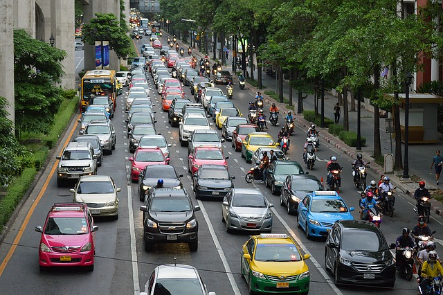 Experten zufolge würden die beschlossenen Maßnahmen ohne CO2-Bepreisung bei Verkehr und Gebäuden bis 2030 nur rund die Hälfte der Emissionslücke schließen. © quinntheislander, pixabay.com