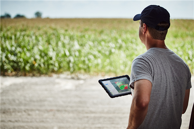 Die digitalen Tools von Bayer helfen Landwirten, bessere Entscheidungen zu treffen, Risiken zu managen und den Ertrag zu maximieren. © Bayer AG