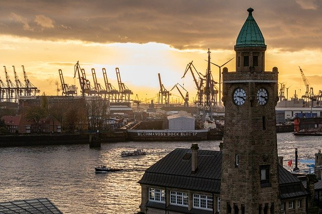 Laut einer neuen Studie von SEA20 ist die internationale Zusammenarbeit zwischen Seestädten politisch notwendig, um die Schifffahrt vernetzter und nachhaltiger zu gestalten. © KarstenBergmann, pixabay.com