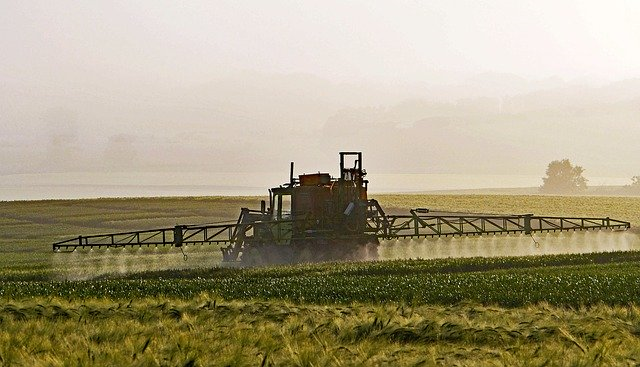 Pestizidkonzerne und die USA üben massiv Druck auf die EU-Kommission aus und untergraben europäische Ziele für eine umwelt- und sozialgerechte Landwirtschaft. © hpgruesen, pixabay.com
