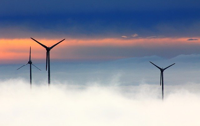 Ab sofort können Bewerbungen und Vorschläge aus dem Bereich Erneuerbare Energien für die renommierten Solarpreise von EUROSOLAR eingereicht werden. © Oimheidi, pixabay.com
