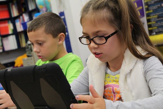 Neben 500 Millionen aus dem Digitalpakt Schule sollen die Länder zehn Prozent für die Ausstattung von Schulkindern mit Endgeräten für den digitalen Fernunterricht zur Verfügung stellen. © SchoolPRPro, pixabay.com