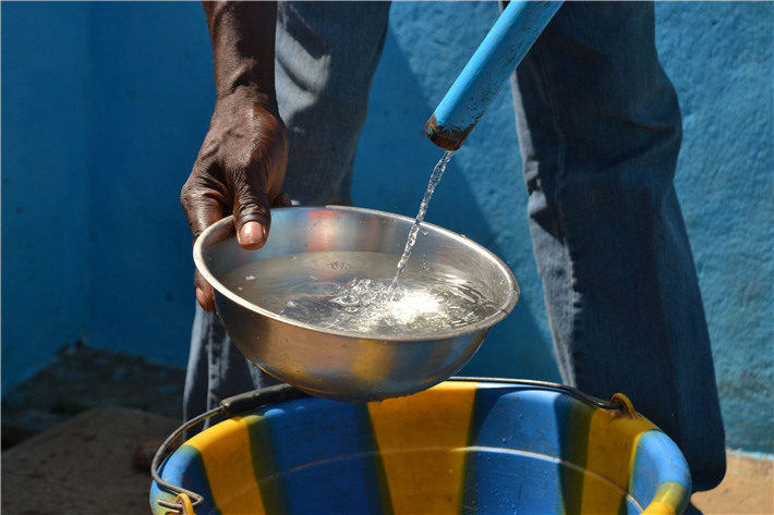 Kaercher Trinkwasseranlagen mit dem GNF (Elfenbeinküste) © Raissa Ladeira, GNF