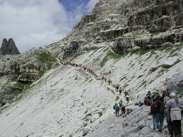 Der BUND Naturschutz legt eine alarmierende Studie zum Tourismus in den bayerischen Alpen vor. © WikiImages, pixabay.com