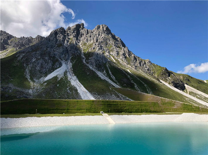 Lawinenschutzprojekt in der hochalpinen Schiregion Axamer Lizum in Tirol © TenCate Geosynthetics Austria Gesellschaft m.b.H.