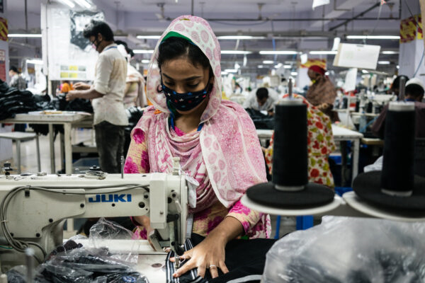 Es braucht ein internationales verbindliches Abkommen zum Arbeitsschutz von Textilarbeitern. © Kristof Vadino