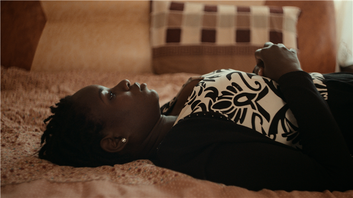 Hilda engagiert sich in Uganda gegen die verheerenden Folgen des Klimawandels. Der Film 'Dear Future children' gehört zu den Filmen, die für den NaturVision Filmpreis UMDENKEN nominiert sind. © Dear Future Children