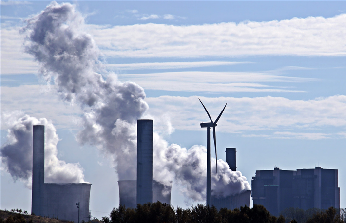 Ausstieg aus Kohle und Ausbau der Erneuerbaren muss nun stark beschleunigt werden © pixel2013