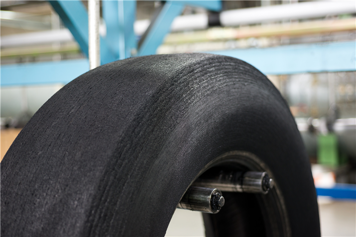 Abgerauter Reifen (Karkasse) – bereit für ein zweites Leben © AZuR-Netzwerk