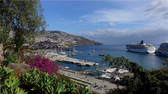 Vielleicht bald auch Ihr Lieblingshafen im Mittelmeer: Funchal, die Hauptstadt der Blumeninsel Madeira. © monikawl999, pixabay.com