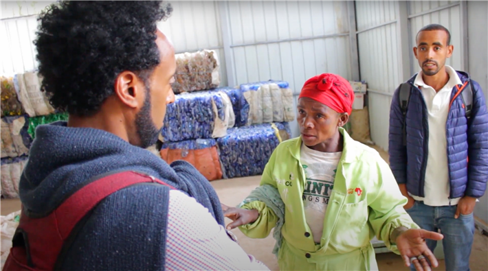 Die Gründer von Plastic2Beans beim Besuch in Äthiopien © Plastic2Beans