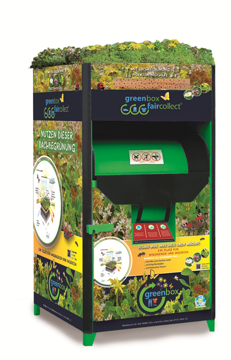 Die neuste Innovation von 'faircollect' ist die greenbox. Der nachhaltige Sammelcontainer für Textilien und Schuhe wird mit einer fertig bepflanzten Dachfläche ausgeliefert, die das Stadtbild begrünt, Feinstaub bindet, kühlend und lärmdämmend wirkt. © Heinrich GLAESER