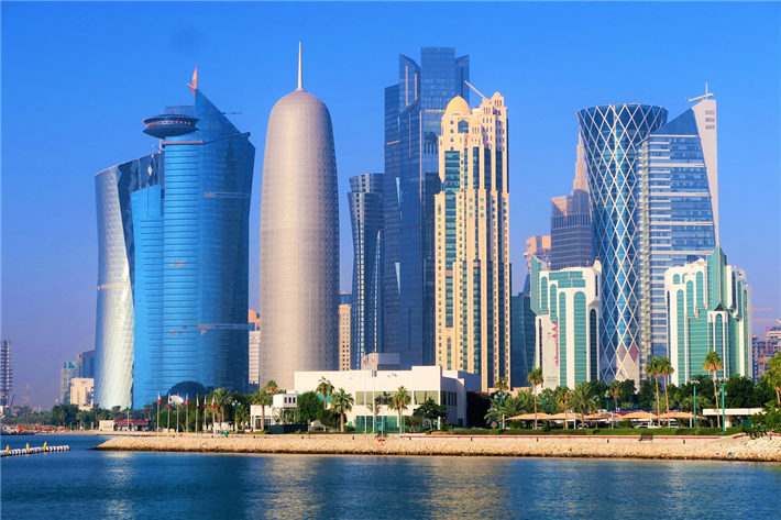 Reichtum und Ausbeutung liegen in Katar dicht beieinander. © konevi, pixabay.com