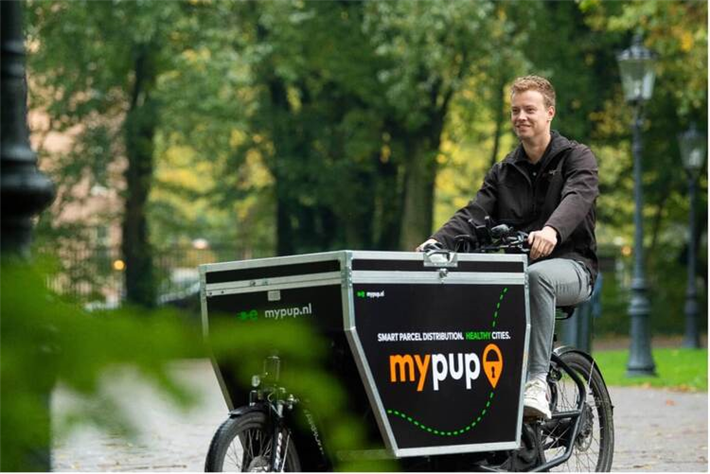MyPup liefert per Fahrradkurier oder Elektrotransport an Paketstationen in der Nähe der Kunden aus. © MyPup