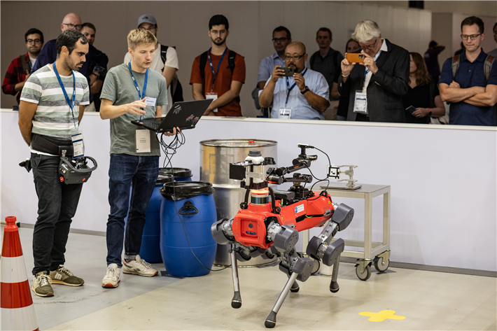 Innovation Competition - Plant Service Robot © DECHEMA e.V. / Pietro Sutera