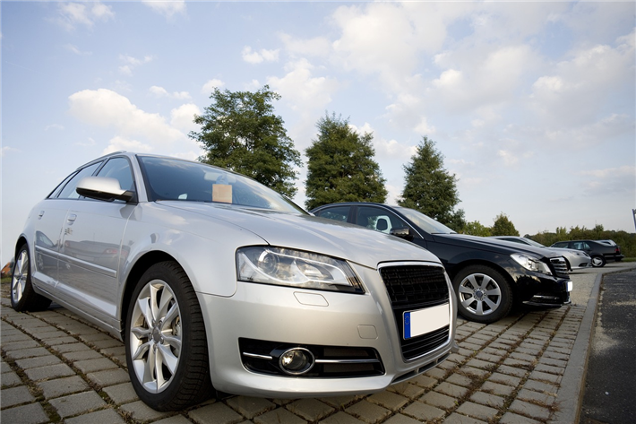 Funktionstüchtige Gebrauchtwagen können über die gesamte Lebensdauer gesehen eine bessere Umweltbilanz aufweisen als Neuwagen mit Elektroantrieb! © andreas160578, pixabay.com