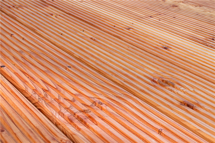 Keilverbinder sind ein wesentliches Werkzeug in der Holzbearbeitung und in vielen anderen Anwendungen, bei denen eine feste, dauerhafte Verbindung zwischen Materialien erforderlich ist. © analogicus, pixabay.com
