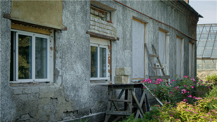 Gelieferte Fenster werden in der Ukraine eingebaut. © Angels of Salvation