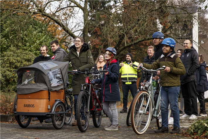 Übergabe der Fahrräder an Hepata-Stiftung © Borussia Mönchengladbach/Lease a Bike 