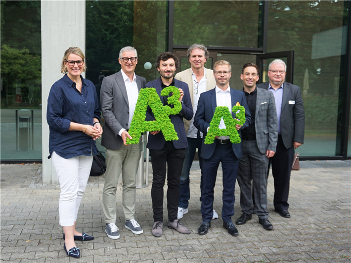 v.l.n.r. Eva Weber, Christoph Scheithauer, Stijn Nagels, Titus Bernhard, Dr. Benjamin Riedel, Dominik Lange, Andreas Thiel. © Regio Augsburg Wirtschaft GmbH