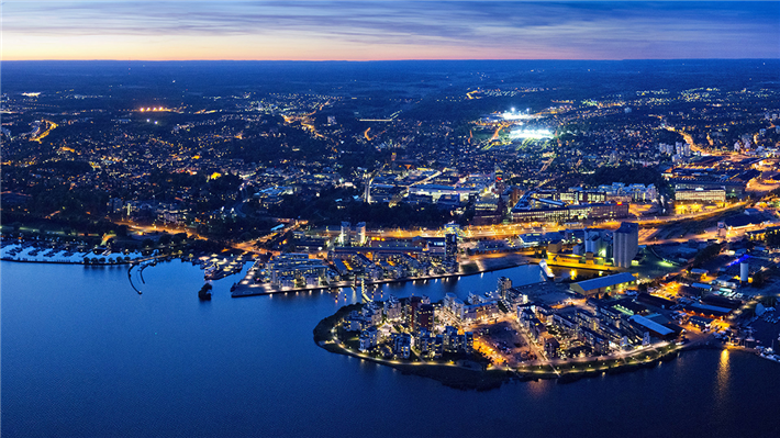 Das Kraft-Wärme-Kopplungswerk von Mälarenergi befindet sich in Västerås – der Energiehauptstadt Schwedens und Heimat von 13.000 Unternehmen. Hier gibt es eine vielfältige Geschäftswelt mit starkem Wachstum und führender Expertise in den Bereichen Energie, Robotik und Automatisierung. © Mälarenergi