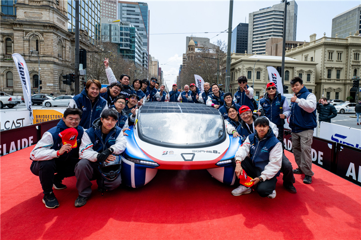 Sieger der Cruiser-Klasse: 'VTC Solar Car Team' © Bridgestone