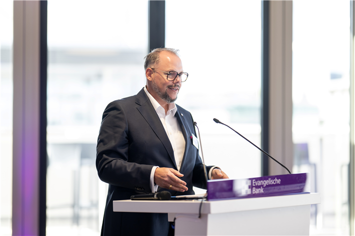 Joachim Fröhlich, Mitglied des Vorstands der Evangelischen Bank und einer der Juror:innen des diesjährigen EB-Nachhaltigkeitspreises. © Sascha Mannel