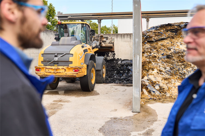Die SCHOTT Pilotprojekte zeigen, dass die Industrie einen wichtigen Beitrag leisten kann. Voraussetzung: Alte Geräte dürfen nicht in den Restmüll, sondern sollten gezielt und zerstörungsfrei gesammelt werden. © SCHOTT/ O. Ruether