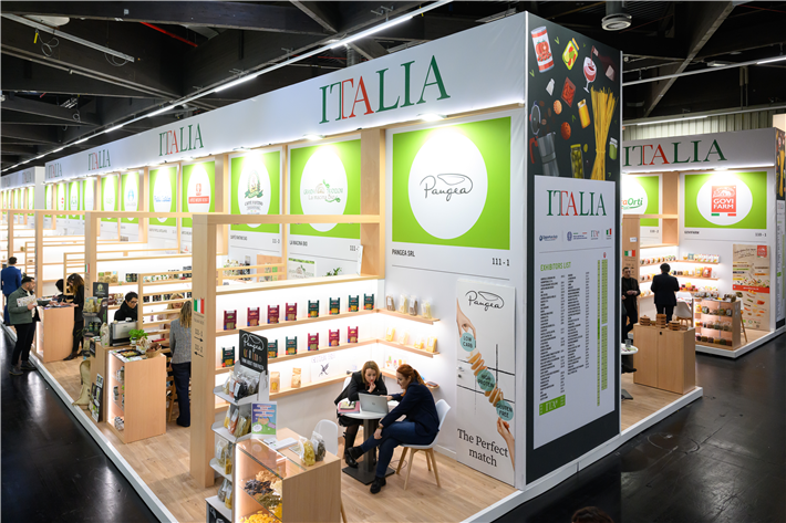 &copy; Timm Schamberger