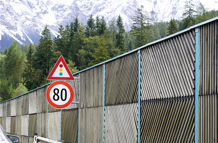 &copy; jhenning; Pixabay.com