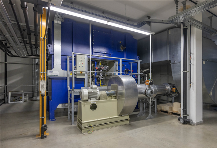 Thermische Nachverbrennung, die mit Strom aus erneuerbaren Energien betrieben wird. Jährliche Einsparung von 363 MWh Erdgas, jährliche Einsparung von 85 Tonnen CO2. &copy; Lightwork