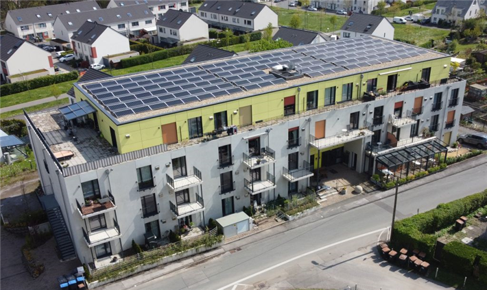 Dieses Mehrfamilienhaus mit 56 Wohnungen wurde in nur acht Monaten gebaut. Es wird komplett mit Infrarotheizungen beheizt. Das Projekt wird auf der Konferenz vorgestellt. &copy; Solid Modulbau