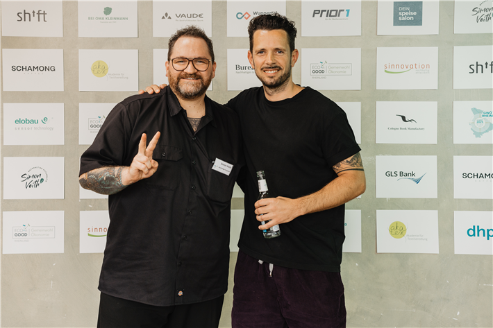 v.l.n.r. Simon Veith, Viva von Agua Geschäftsführer Mario Klütsch &copy; Simon Veith