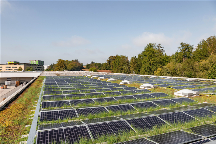 Photovoltaikanlagen am Produktionsstandort in Linz von Silhouette International Schmied AG, nominiert in der Kategorie Klimaschutz, &copy; Silhouette