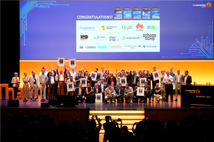 Am Abend vor dem Messestart wurden die Sieger des renommierten 'The smarter E AWARD' feierlich bekanntgegeben. &copy; Solar Promotion GmbH