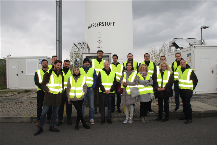 H2CE-Kick-off-Meeting in Brandenburg im April 2023, Besuch der H2-Tankstelle am Flughafen BER. © H2CE-Projekt