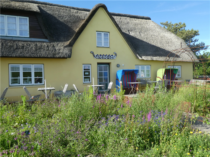 1. Platz: 'Das Strand-Caf&eacute; Pellworm summt!' von Sonja und Frank vom Strand-Caf&eacute; Pellworm, (Schleswig-Holstein) &copy; Strandcaf&eacute; Pellworm
