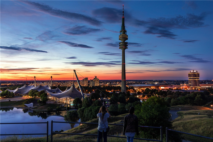 Der Olympiapark mit dem ikonischen Stadion der Olympischen Spiele 1972 soll erneut Austragungsort der Olympischen und Paralympischen Sommerspiele 20XX werden. &copy; designerpoint; pixabay.com