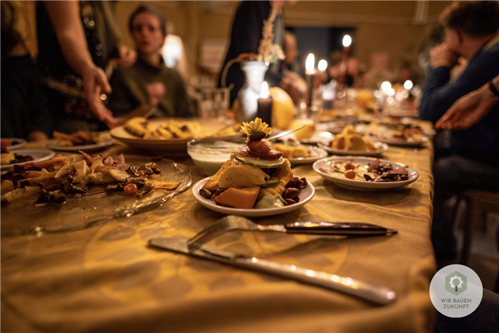 Dinnerparty am Abend &copy; Michael Taterka