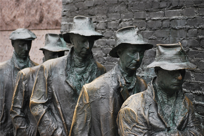 Mit seiner 'Depression Bread Line' hat George Segal 1991 den Opfern der Massenarbeitslosigkeit der 30er-Jahre ein Denkmal gesetzt. © PublicDomainPictures, pixabay.com