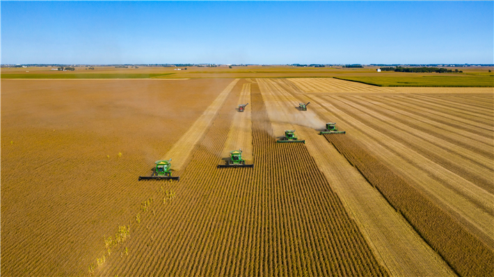 Mit dem Landwirtschaftspaket der EU wird das Todesurteil der Natur unterzeichnet. © James Baltz, unsplash.com