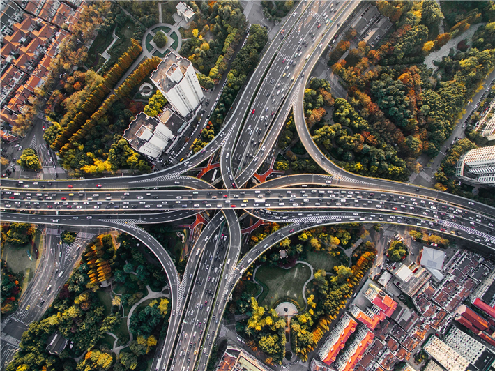 Durch die Veröffentlichung der Experten sieht sich der Bundesverband eMobilität (BEM) in seiner Forderung nach einem klaren Strategie- und Methodenwechsel in der Verkehrspolitik der Bundesregierung bestätigt. © pexels, pixabay