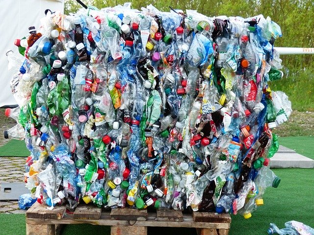 Neuer Bericht von Changing Markets belegt strategisches Vorgehen weltweit agierender Konzerne gegen Umweltgesetze und deren Verantwortlichkeit für die Plastikmüllkrise. © Hans Braxmeier, pixabay.com