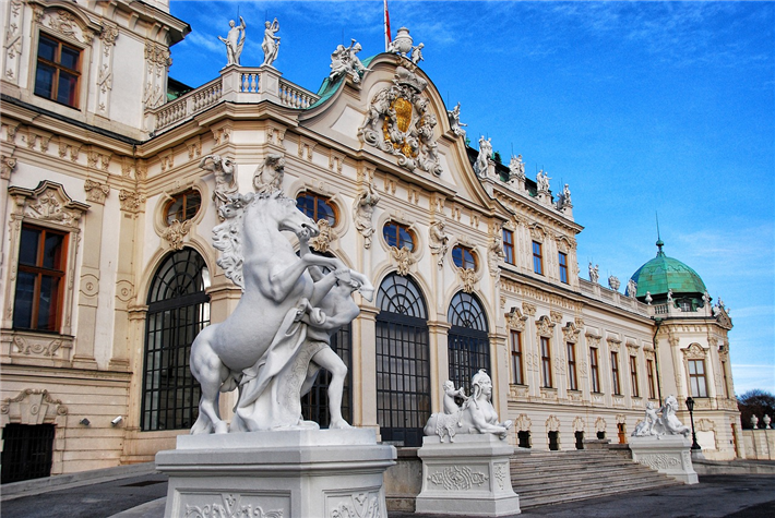 Zum Wien-Besuch gehört auch ein Besuch des Schlosses Belvedere mit seiner barocken Gartenanlage. © Onkel Ramirez, pixabay.com