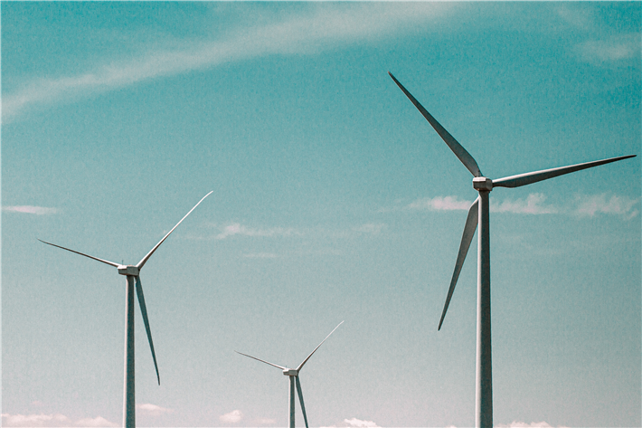 2007 gegründet, ist Hopewind heute ein weltweit führender Anbieter grüner Energielösungen. © Mike Setchell, unsplash.com