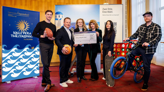 Leipziger Opernball: 150.000 Euro an die Stiftung Leipzig hilft Kindern übergeben