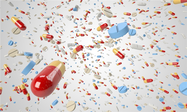 Vom Heilmittel zum Schadstoff: Die Arzneimittelbelastung in Gewässern steigt kontinuierlich. Foto: qimono / Pixabay