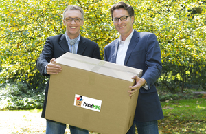 Die Gründer Marco Solá und Paul Schmitz wollen das Kleiderspendensystem revolutionieren.